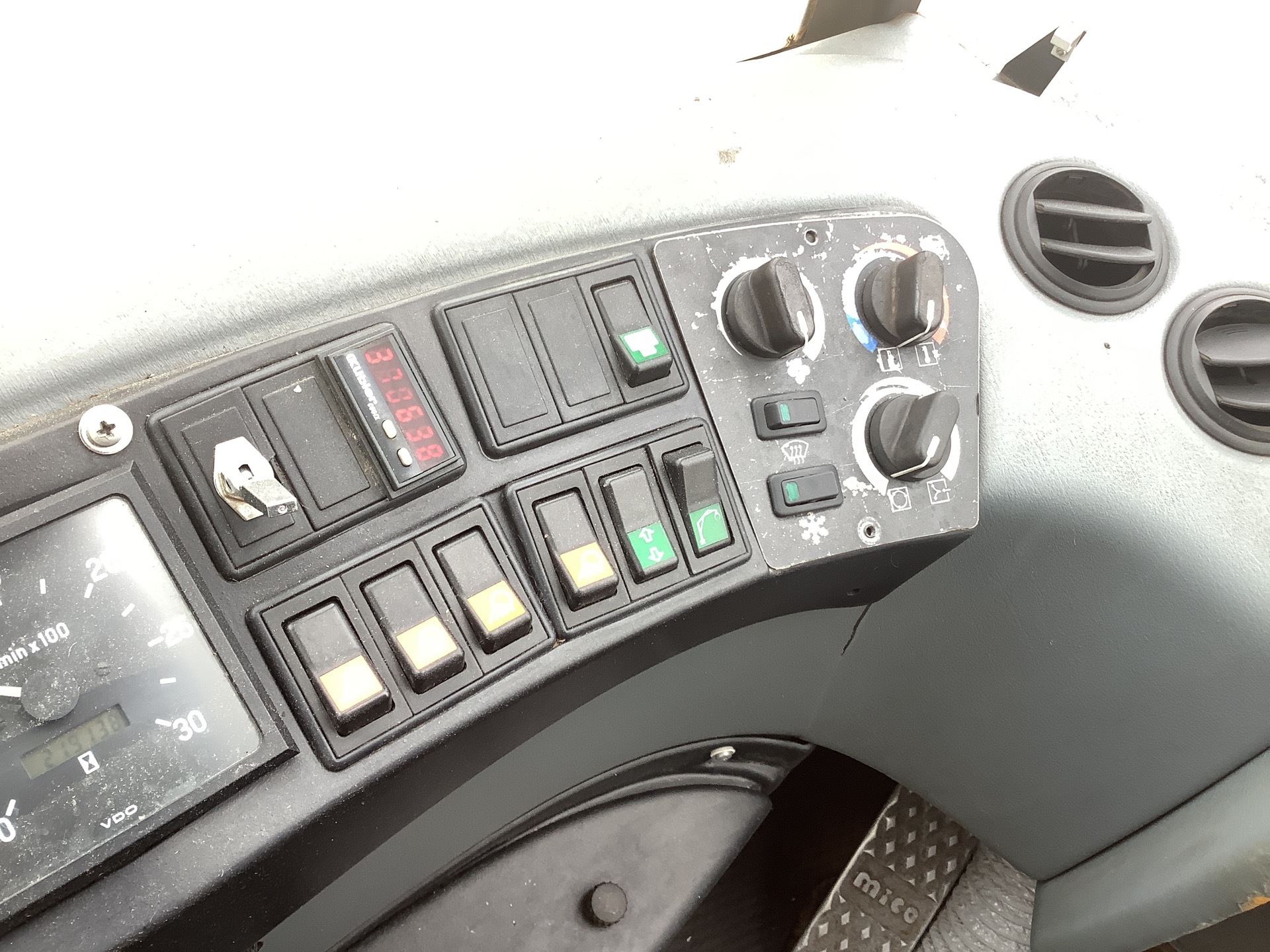 Photo - 28