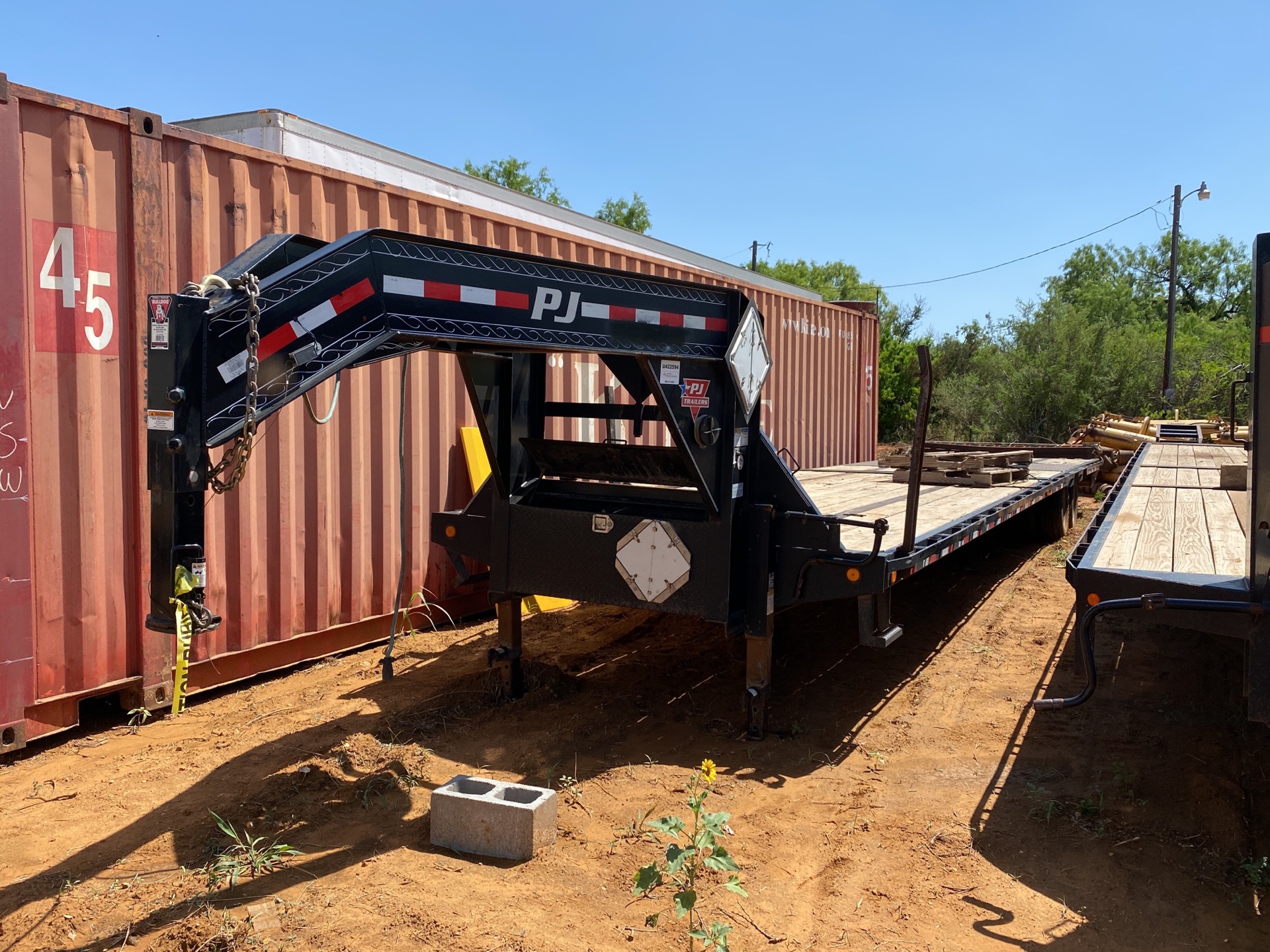 2020 PJ  40 ft T/A Gooseneck Equipment Trailer