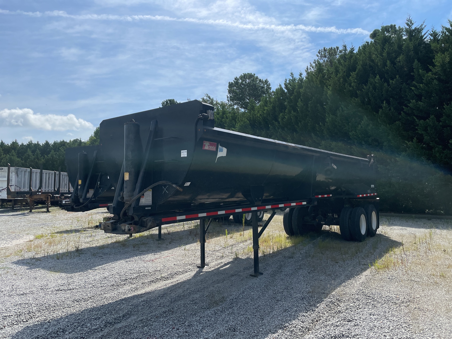 2020 Travis T/A 32 ft End Dump Trailer