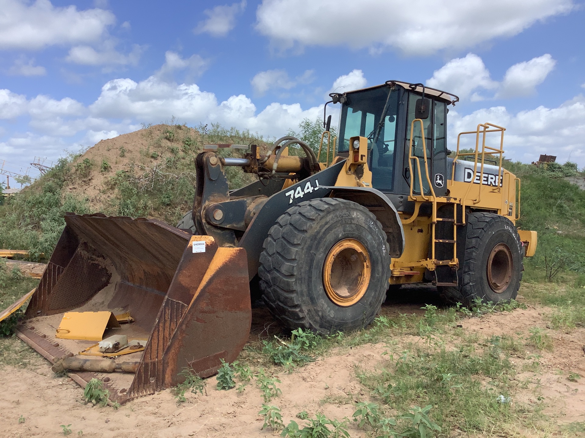 John Deere 744J Wheel Loader