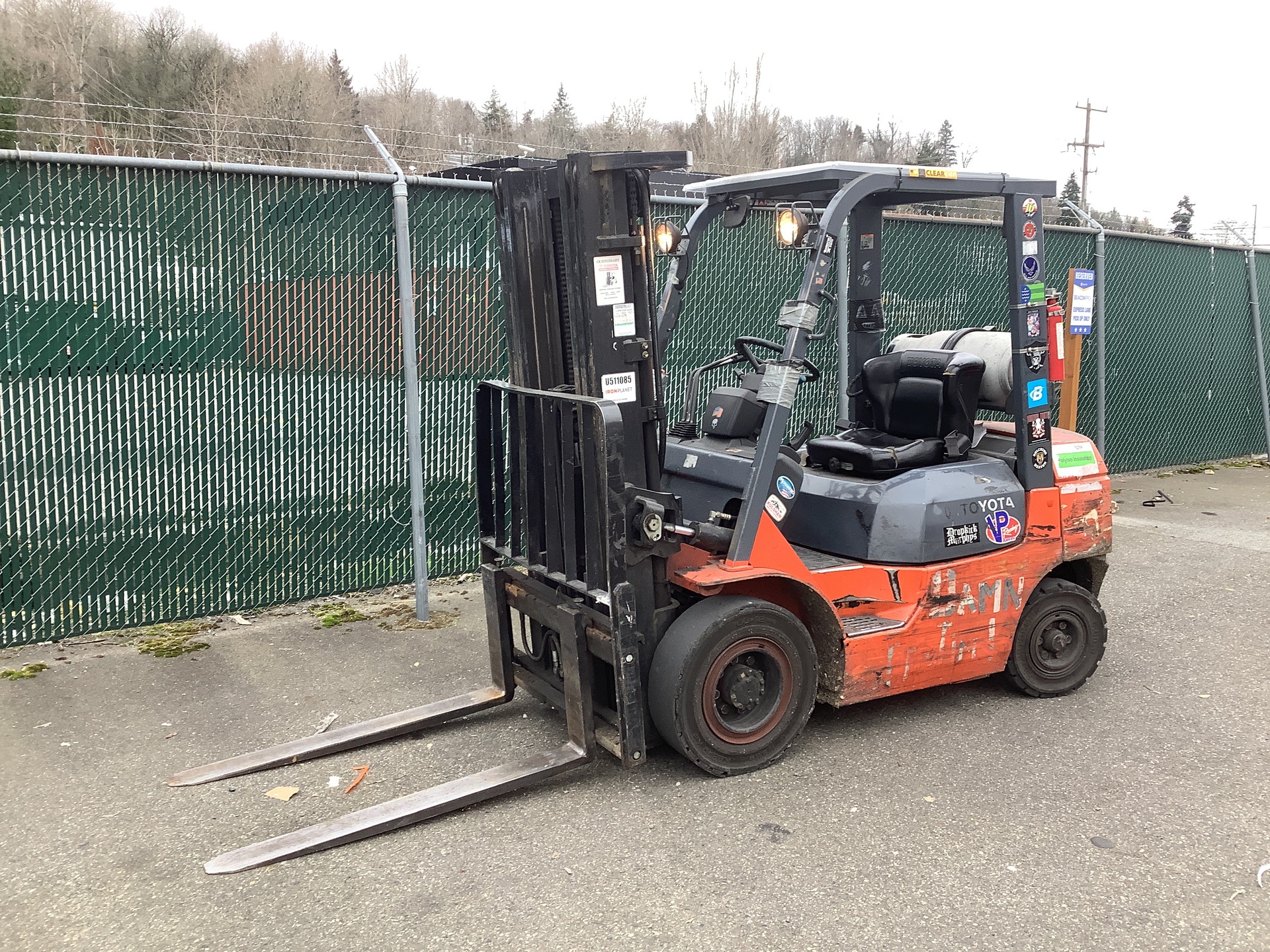 Toyota 7FGU25 4800 lb Pneumatic Tire Forklift