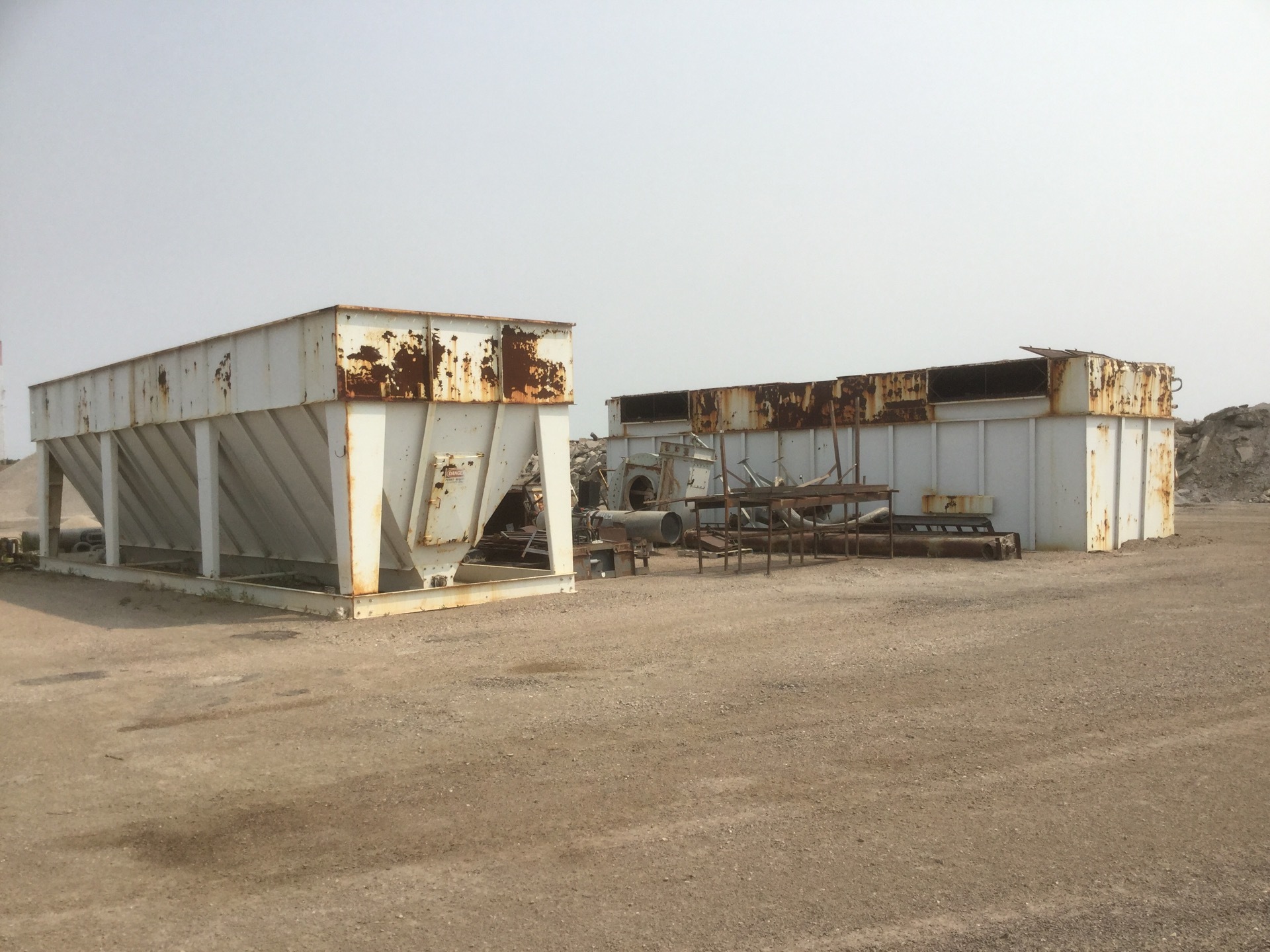 Bag House w/ 1997 Wabash Van Trailer