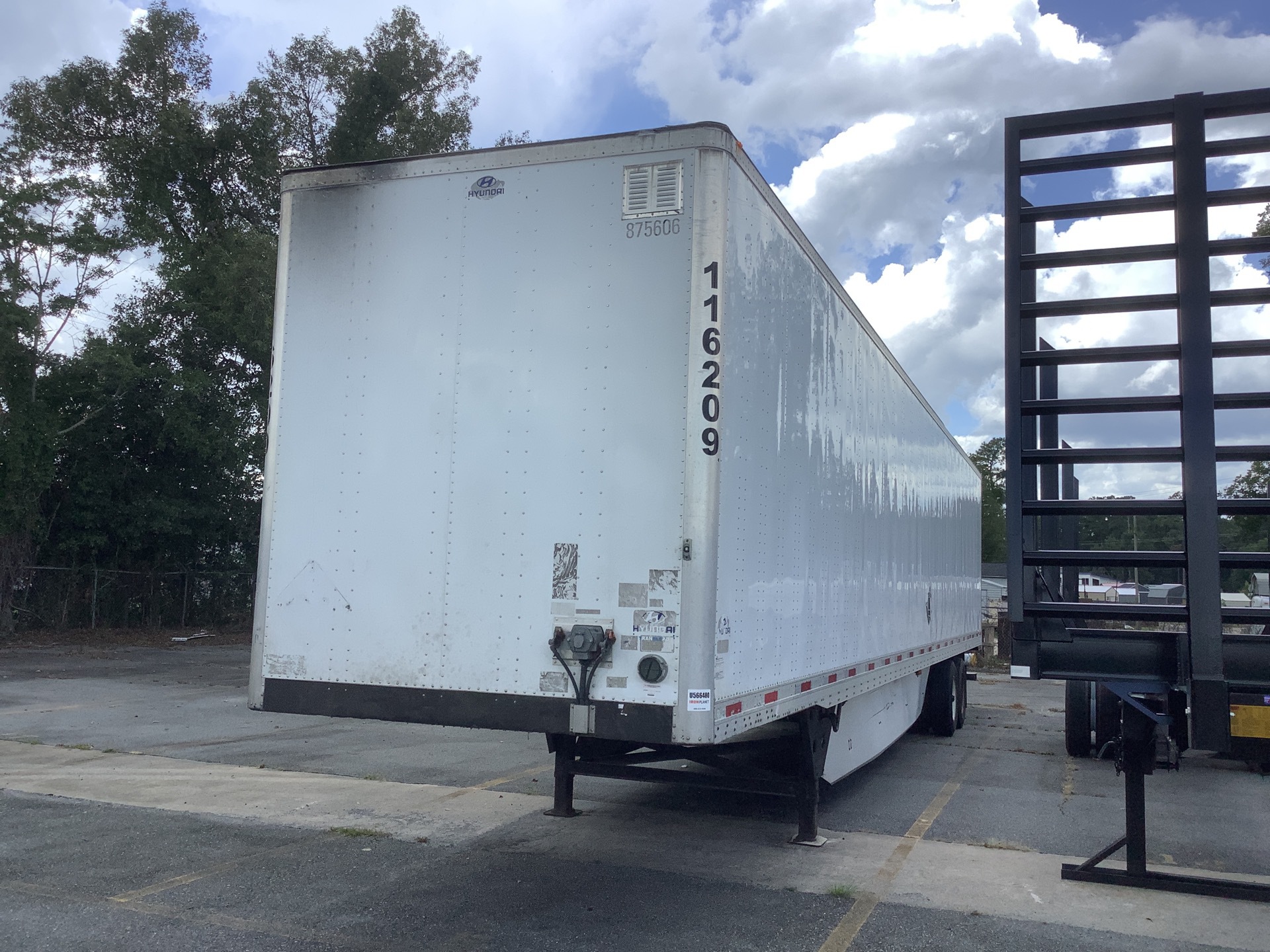 2020 Utility 4000DX 52 ft 9 in x 102 in T/A Van Trailer