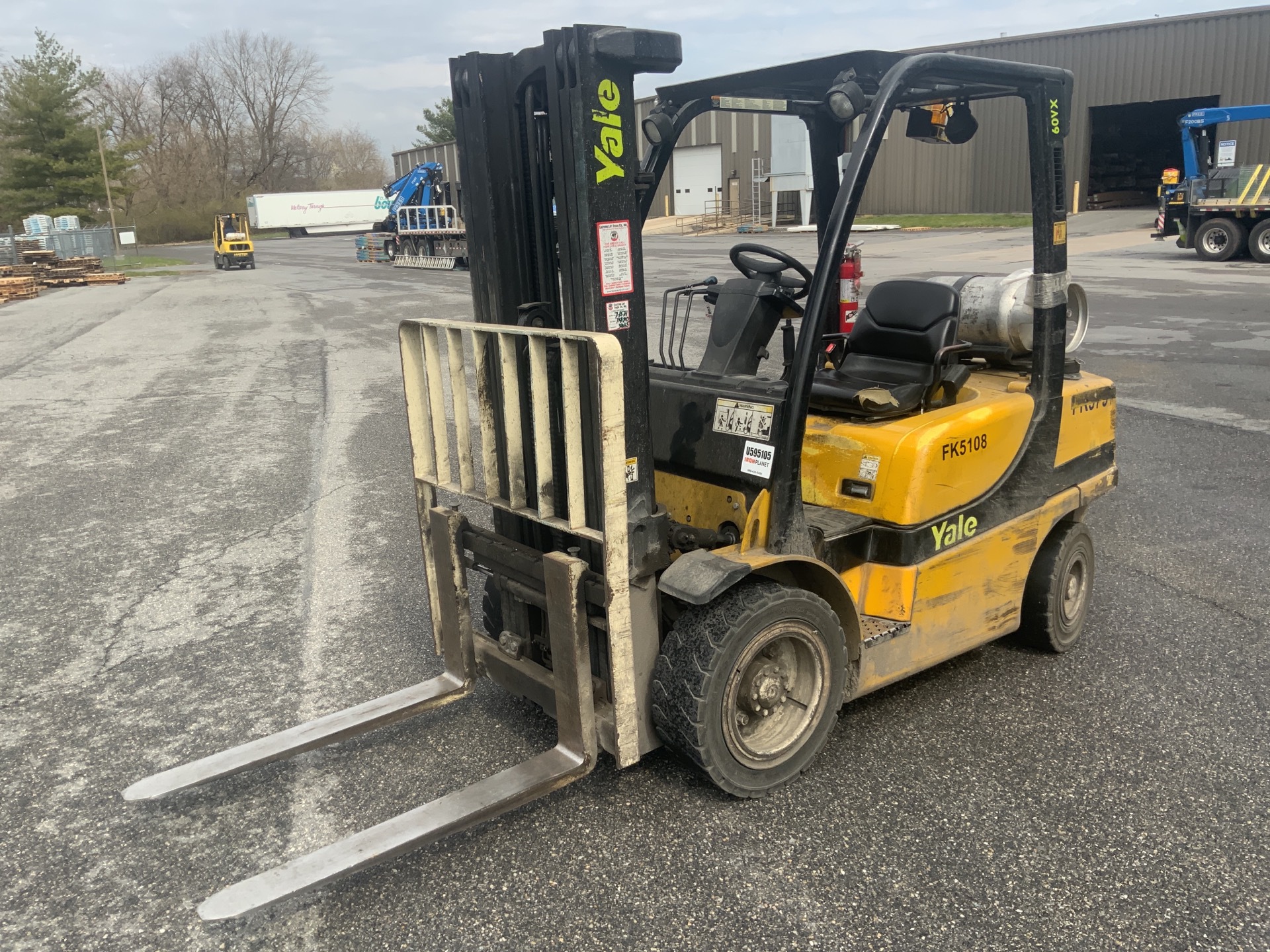 Yale 5750 lb Pneumatic Tire Forklift