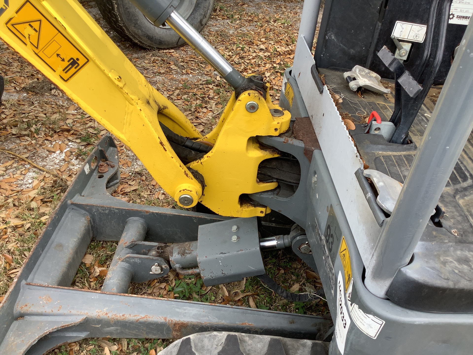 Photo - 6