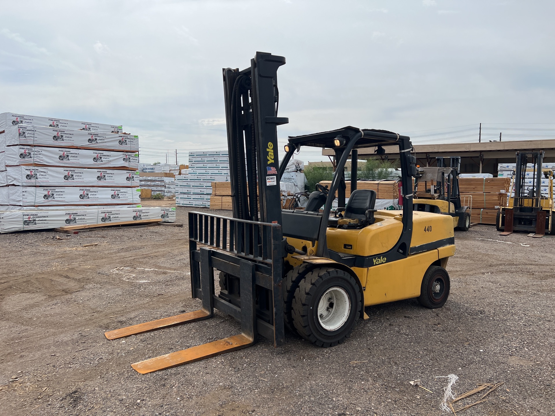 Yale GDP120VX 11500 lb Pneumatic Tire Forklift